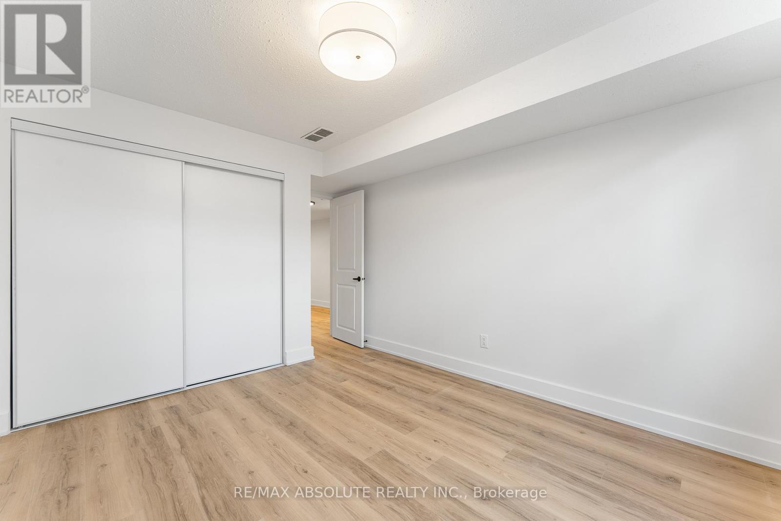 14 Mulvagh Avenue, Ottawa, Ontario K2E 6M6 - Photo 24 - X12555120