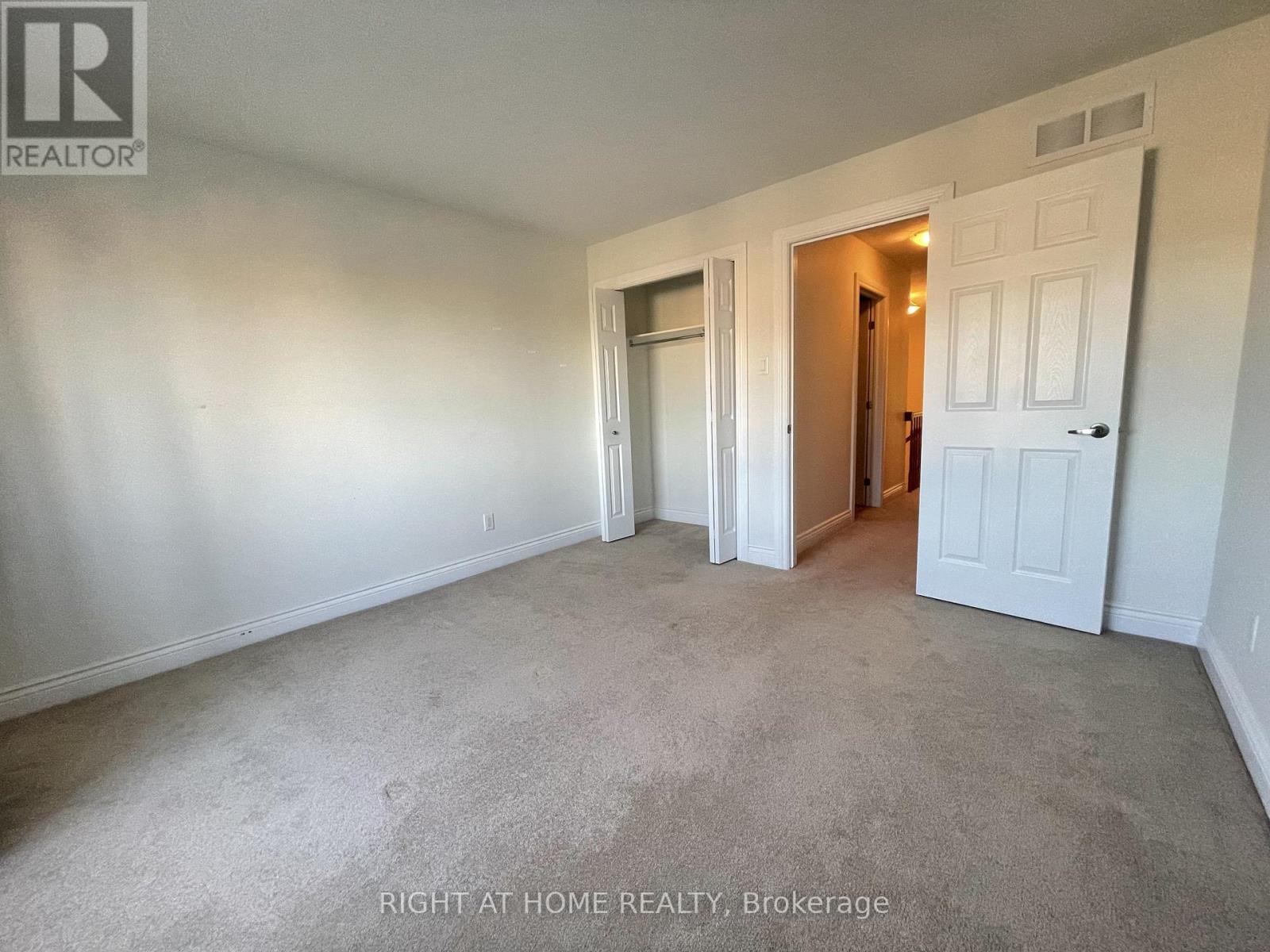 28 Desmond Trudeau Drive, Arnprior, Ontario  K7S 0G5 - Photo 16 - X12555152