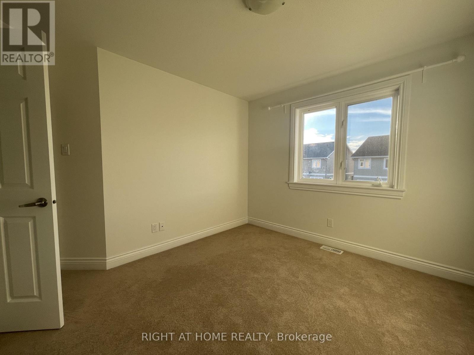 28 Desmond Trudeau Drive, Arnprior, Ontario  K7S 0G5 - Photo 19 - X12555152