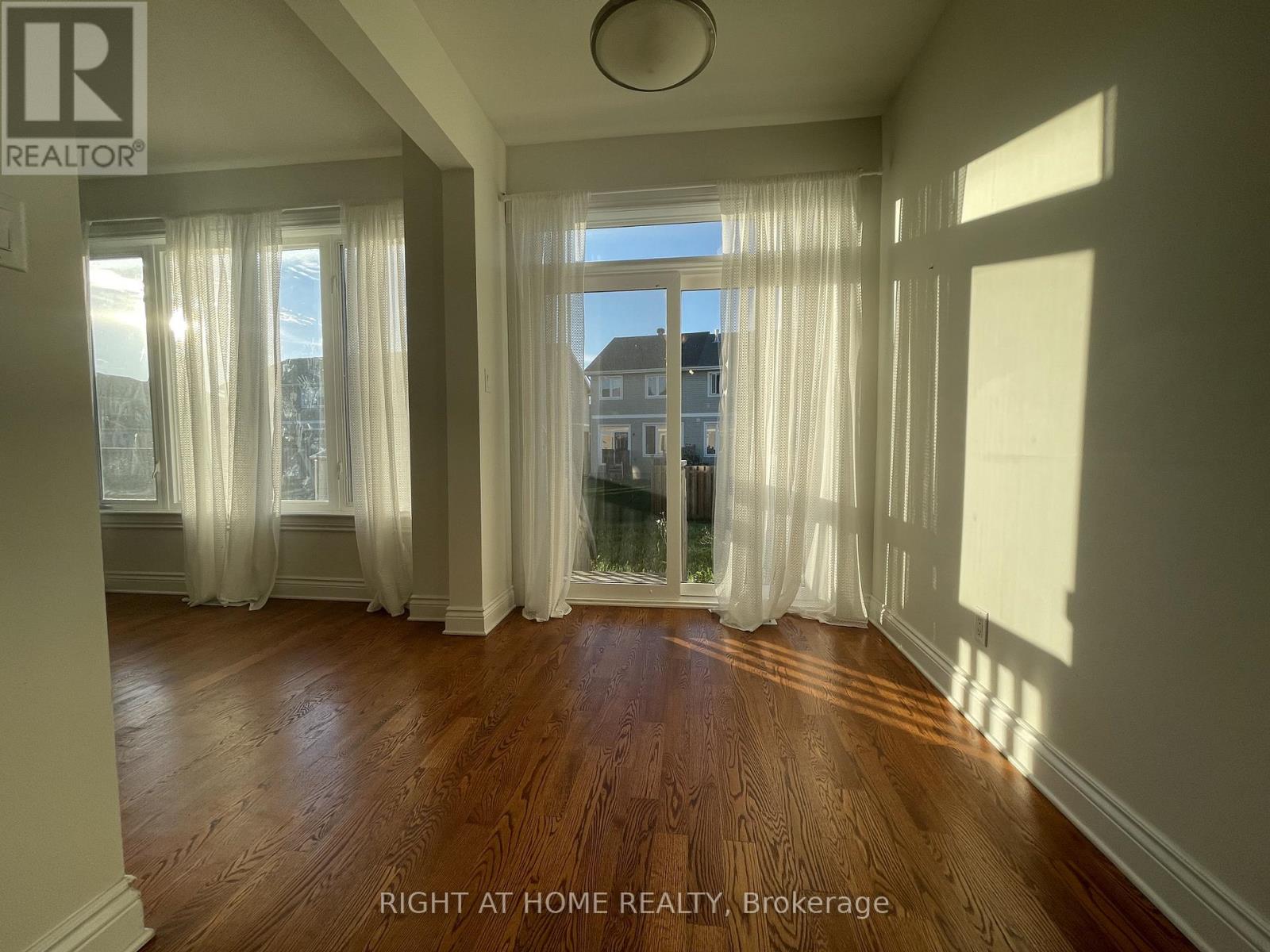 28 Desmond Trudeau Drive, Arnprior, Ontario  K7S 0G5 - Photo 8 - X12555152