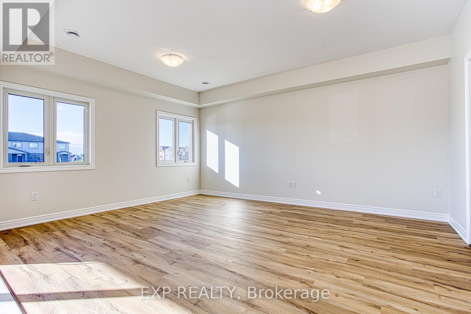 Upper - 20 Elvira Way, Thorold, Ontario  L2V 0M7 - Photo 15 - X12554856