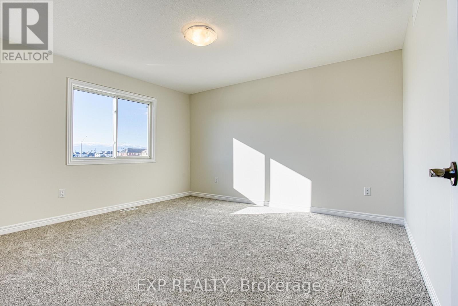 Upper - 20 Elvira Way, Thorold, Ontario  L2V 0M7 - Photo 31 - X12554856