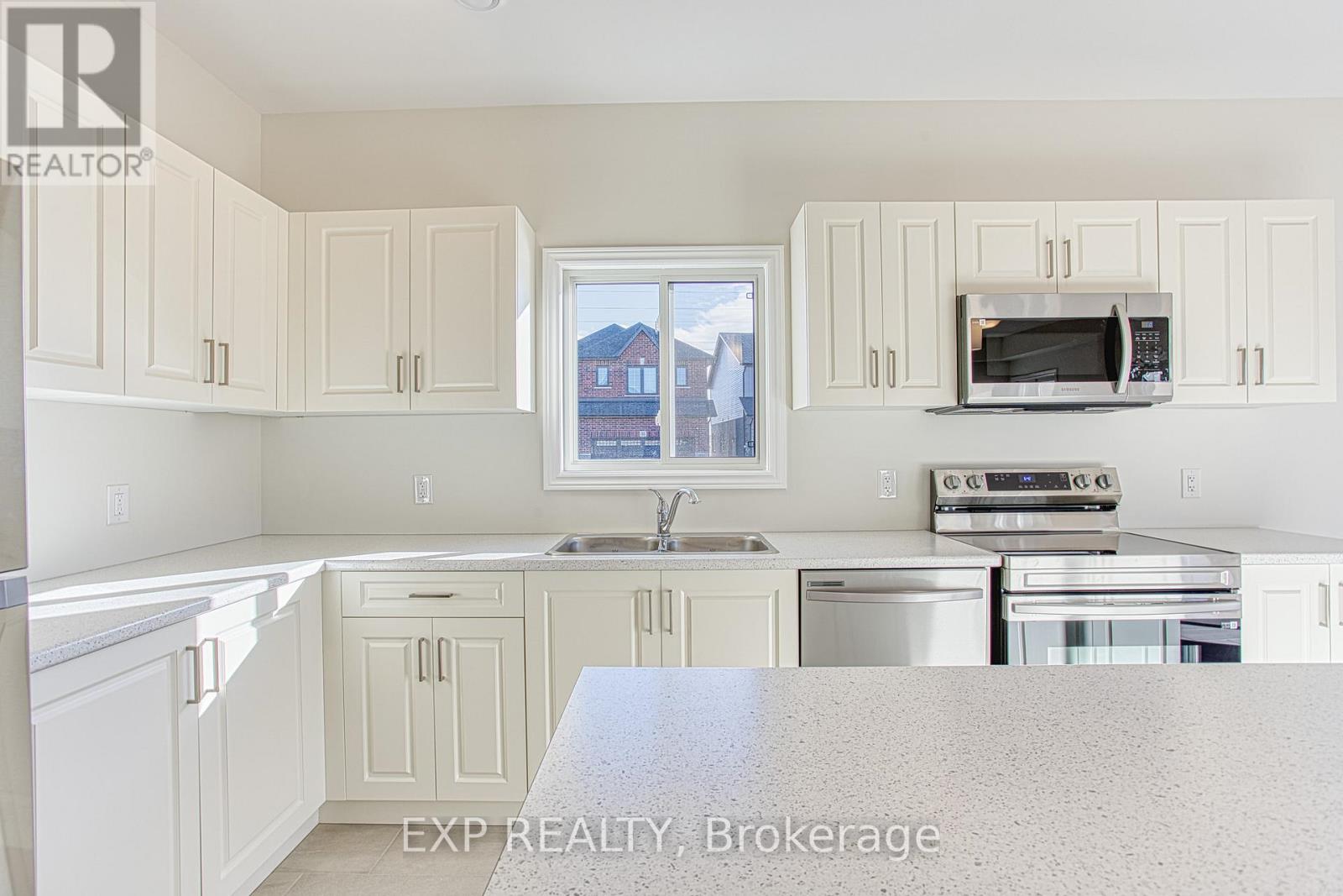 Upper - 20 Elvira Way, Thorold, Ontario  L2V 0M7 - Photo 7 - X12554856