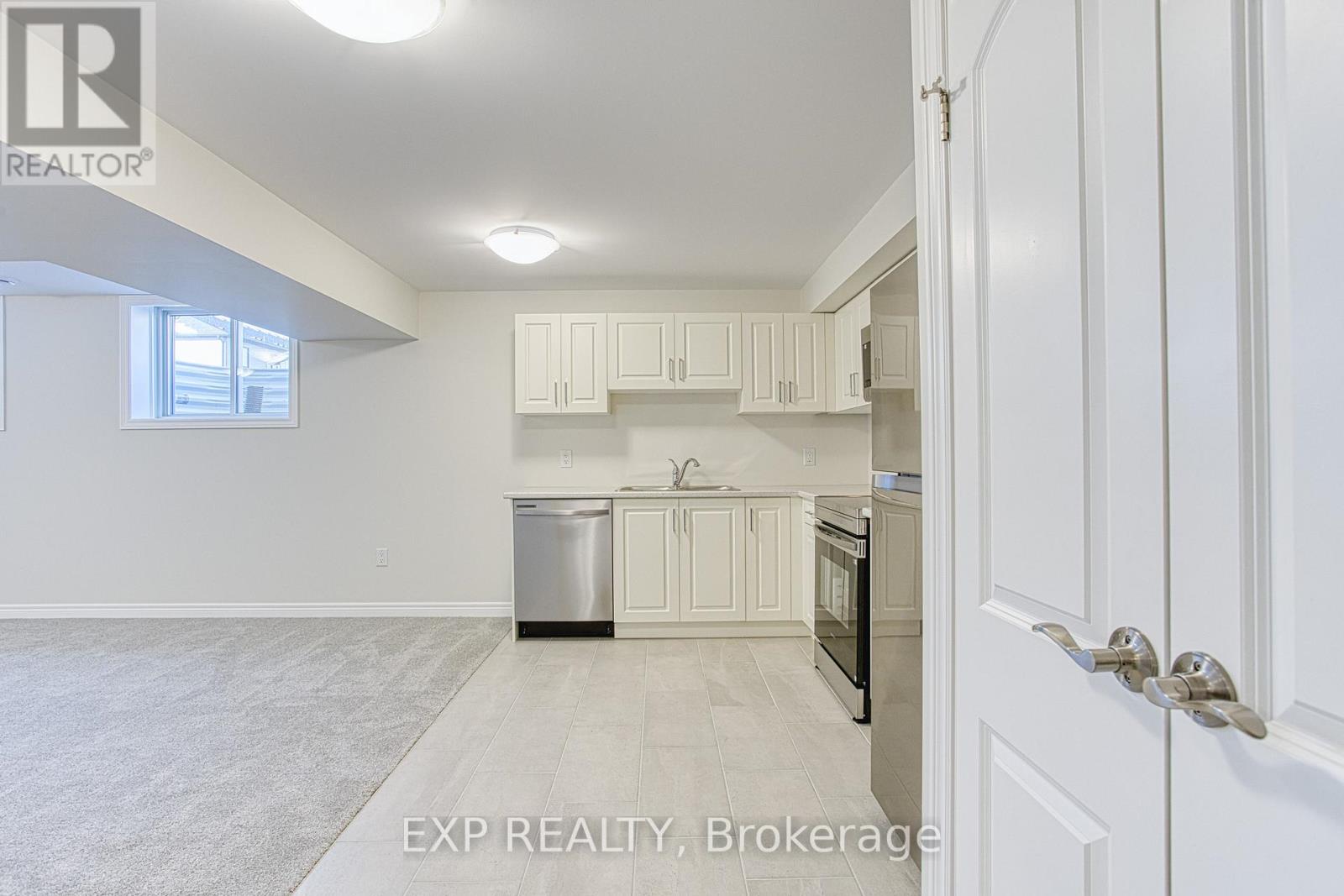 Lower - 20 Elvira Way, Thorold, Ontario  L2V 0M7 - Photo 6 - X12554898