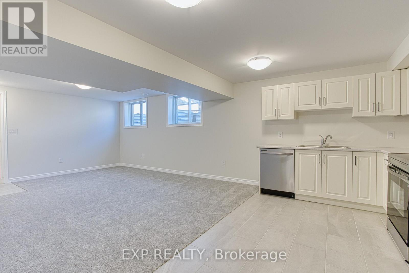 Lower - 20 Elvira Way, Thorold, Ontario  L2V 0M7 - Photo 7 - X12554898