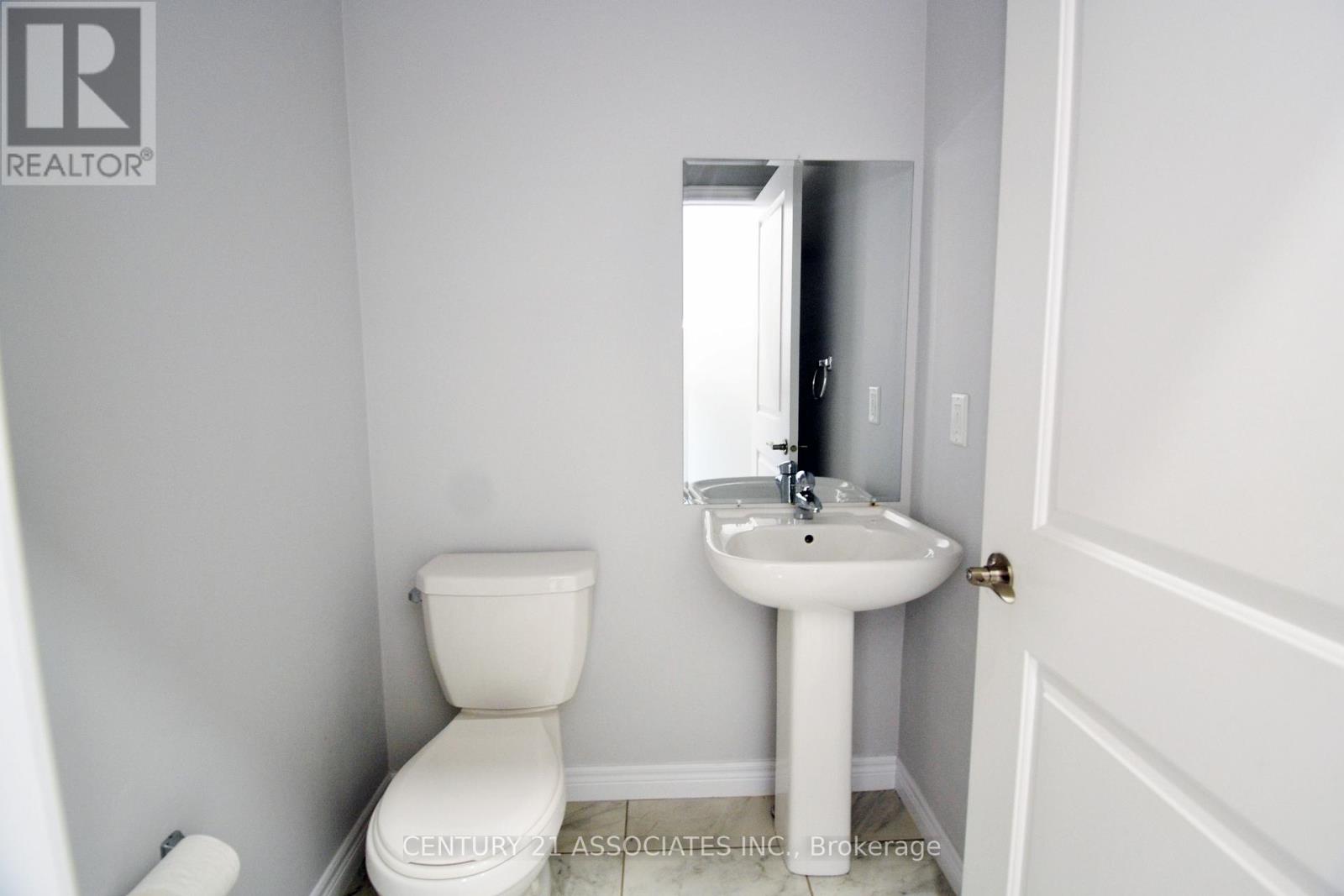 6 - 98 Shoreview Place, Hamilton, Ontario  L8E 0J4 - Photo 5 - X12554950