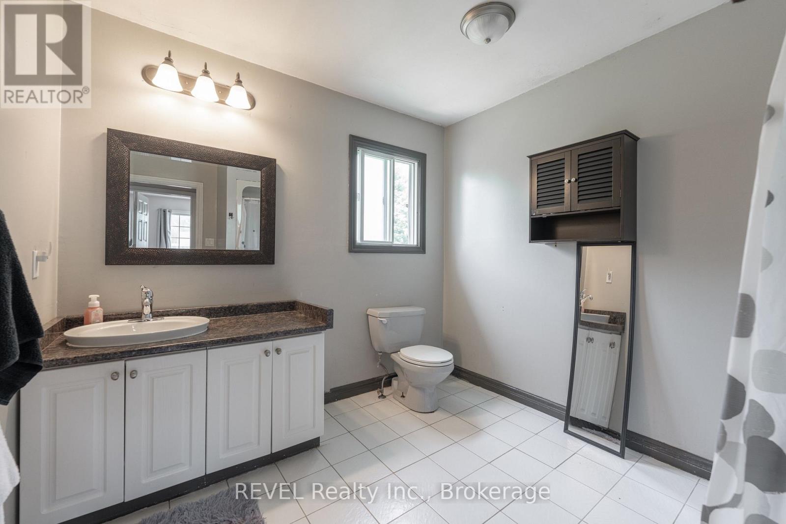 6615 Harper Drive, Niagara Falls, Ontario  L2E 7H7 - Photo 19 - X12555018