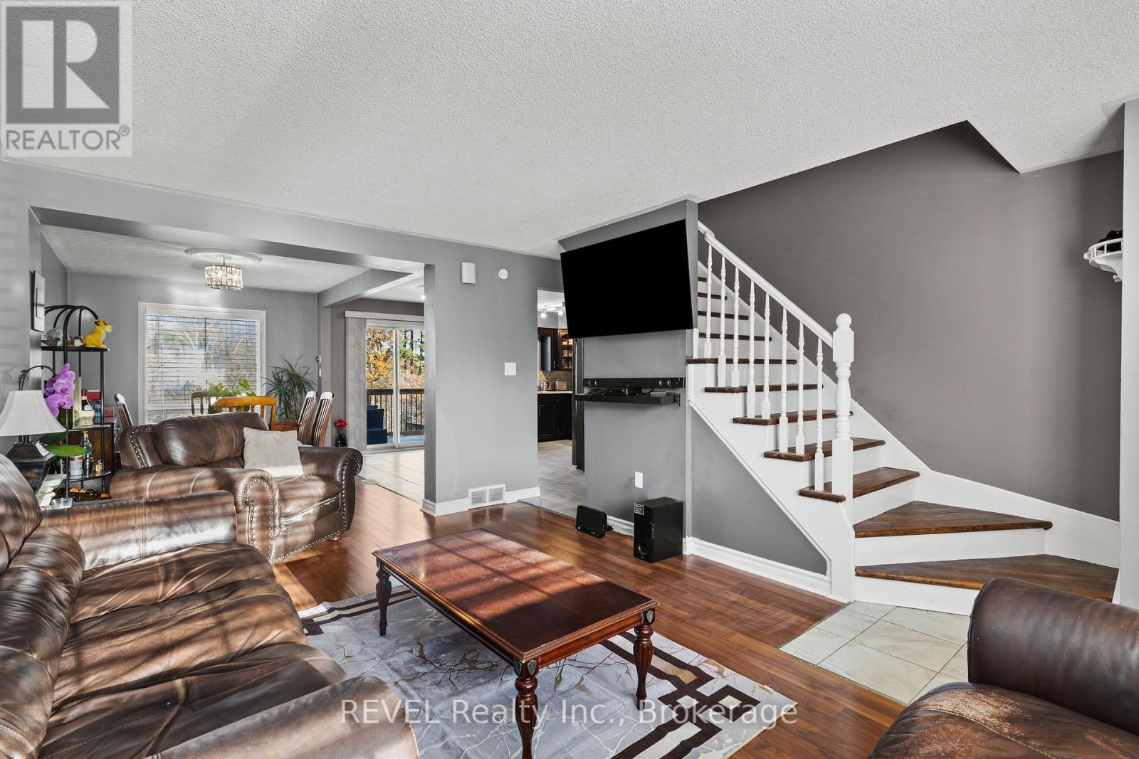 6615 Harper Drive, Niagara Falls, Ontario  L2E 7H7 - Photo 2 - X12555018