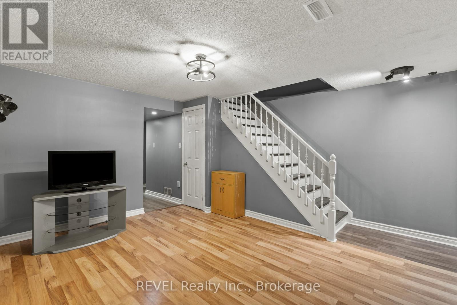 6615 Harper Drive, Niagara Falls, Ontario  L2E 7H7 - Photo 21 - X12555018