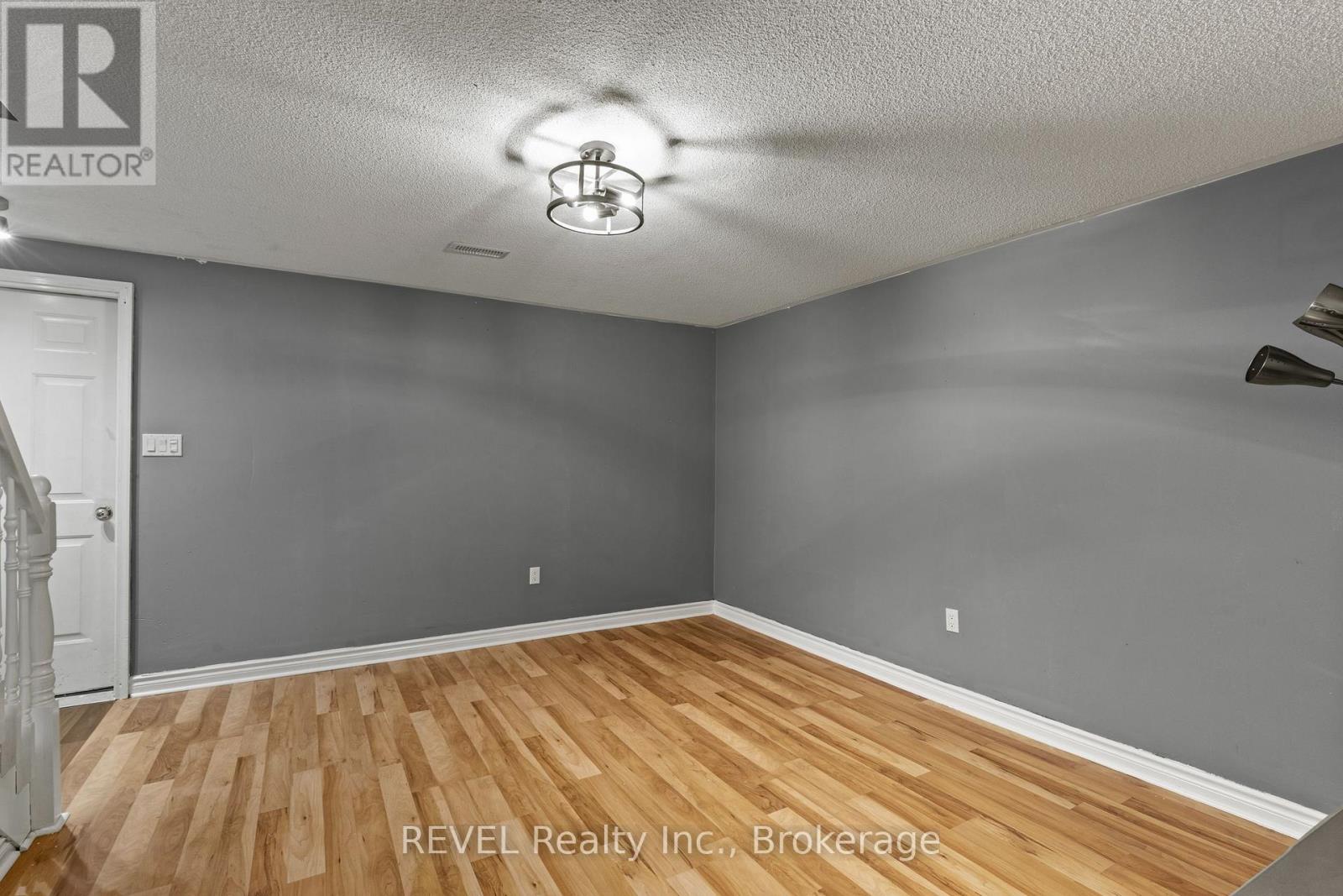 6615 Harper Drive, Niagara Falls, Ontario  L2E 7H7 - Photo 23 - X12555018