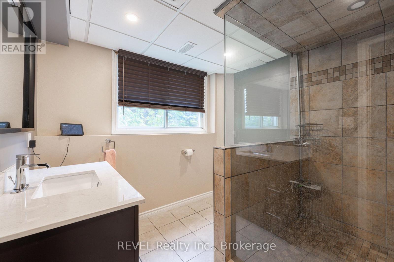 6615 Harper Drive, Niagara Falls, Ontario  L2E 7H7 - Photo 28 - X12555018