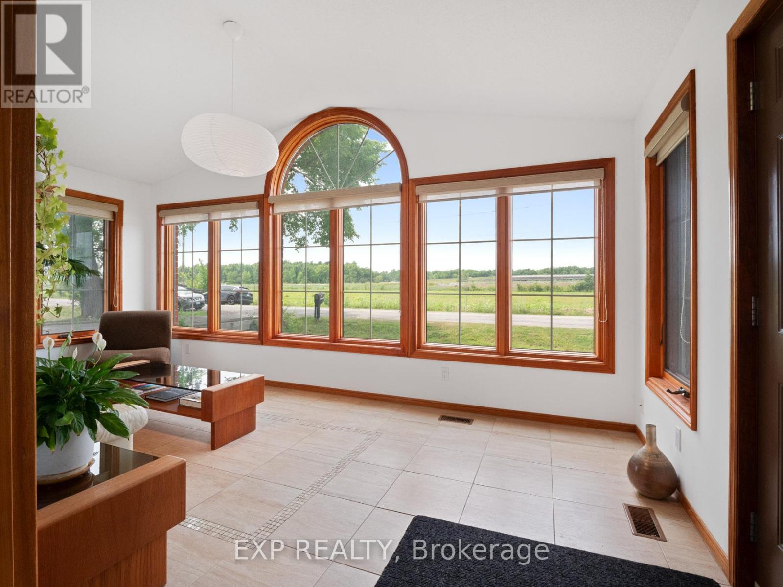 3446 Black Creek Road, Fort Erie, Ontario  L0S 1S0 - Photo 5 - X12555150