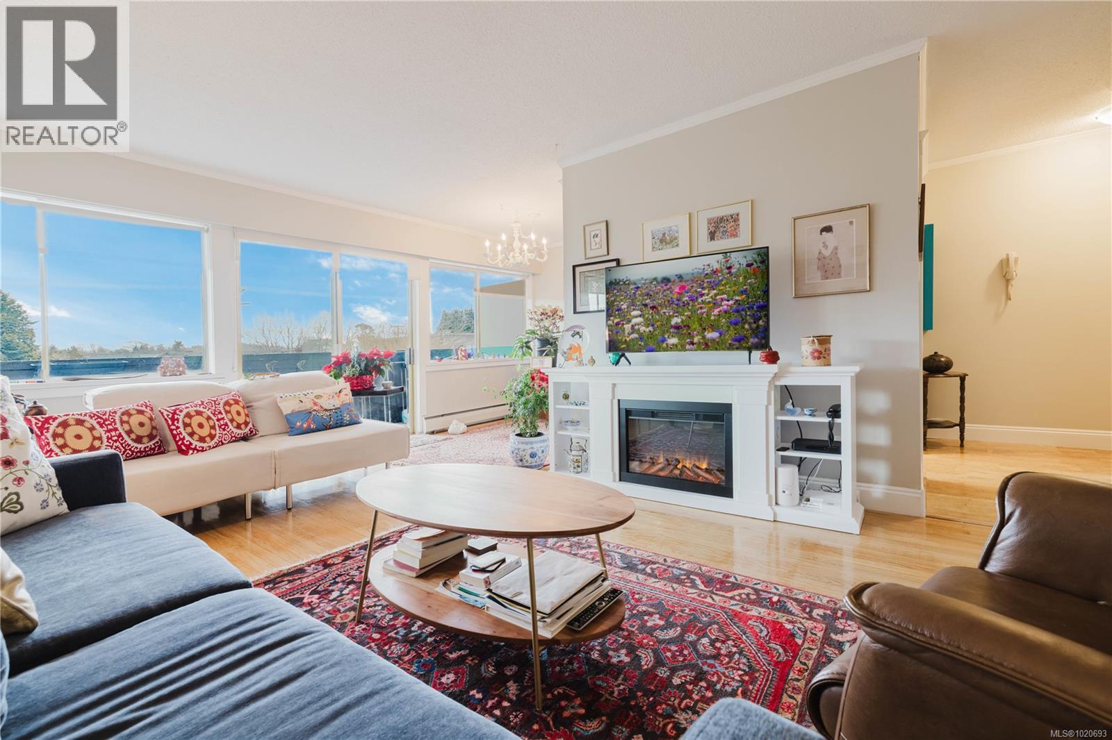 209 964 Heywood Ave, Victoria, British Columbia  V8V 2Y5 - Photo 6 - 1020693