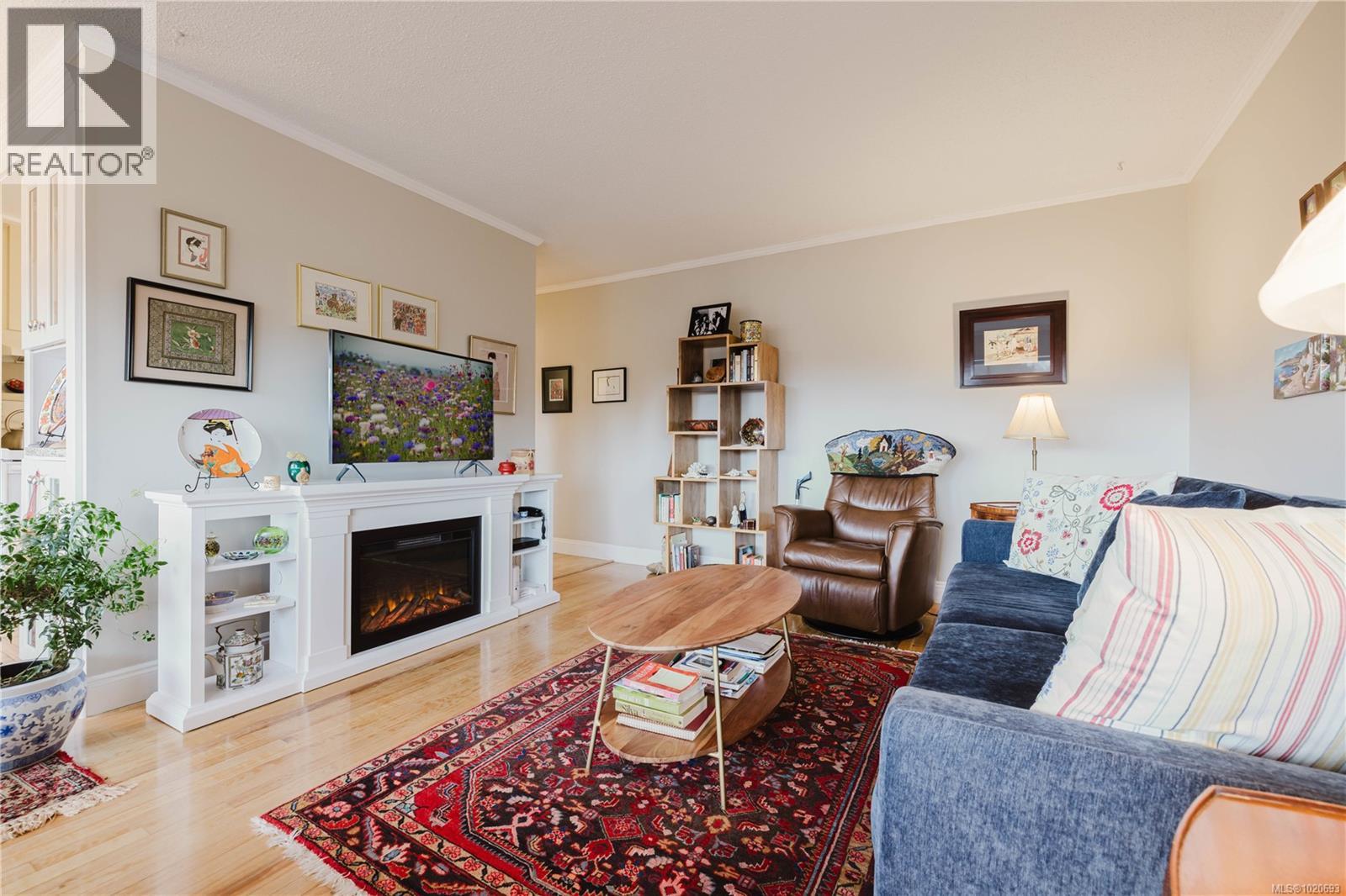 209 964 Heywood Ave, Victoria, British Columbia  V8V 2Y5 - Photo 8 - 1020693