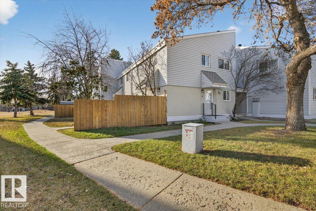 9 Mcleod Pl Nw, Edmonton, Alberta  T5A 3A8 - Photo 4 - E4466054