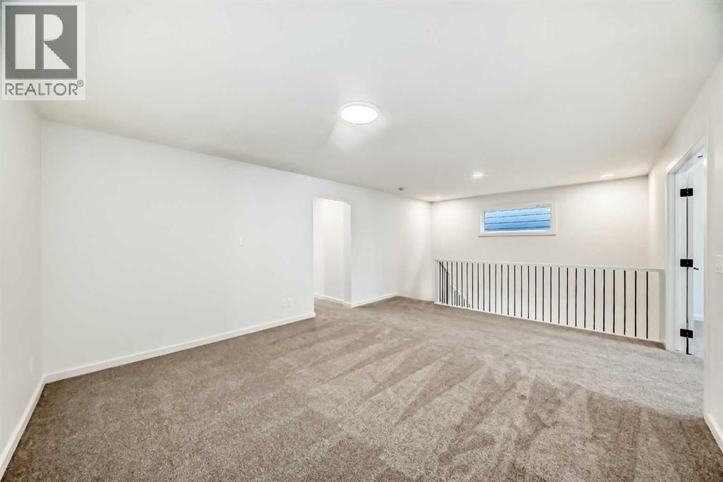 33 Royston Grove Nw, Calgary, Alberta  T3L 0M3 - Photo 17 - A2262825