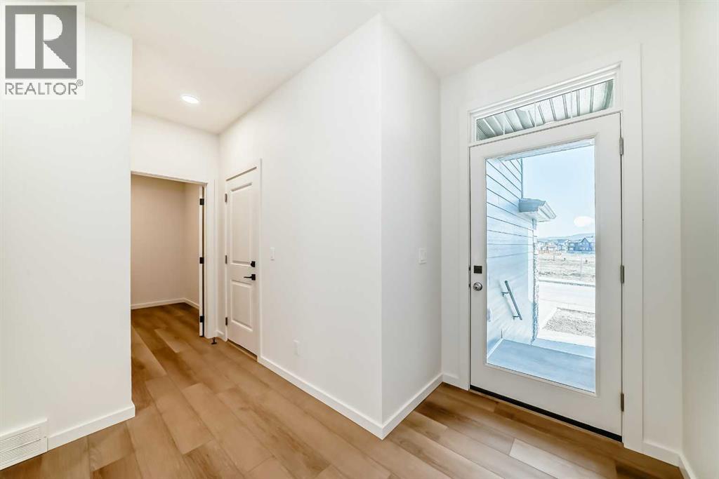 33 Royston Grove Nw, Calgary, Alberta  T3L 0M3 - Photo 11 - A2262825