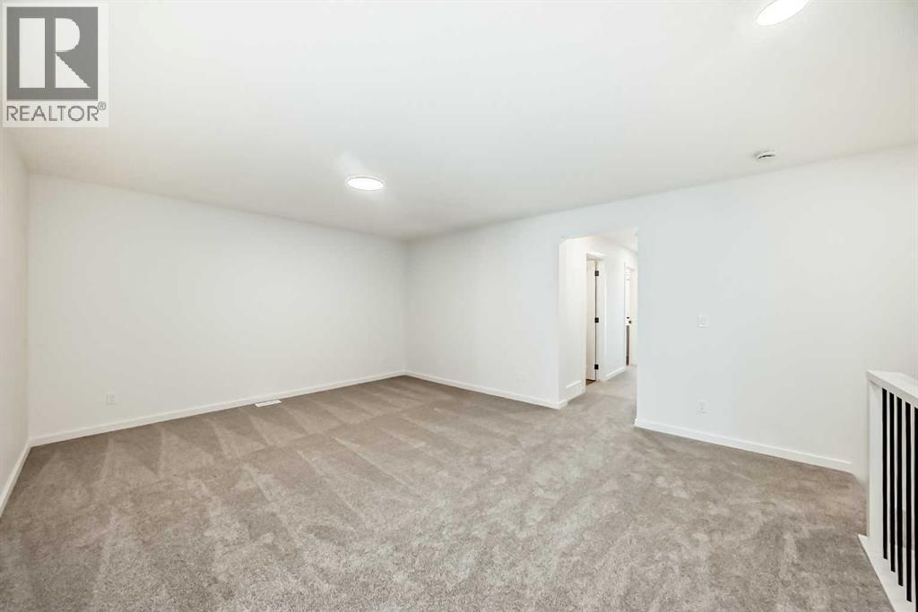 33 Royston Grove Nw, Calgary, Alberta  T3L 0M3 - Photo 18 - A2262825