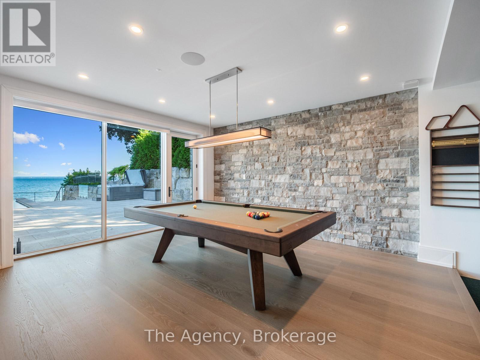 140 Secord Lane, Burlington, Ontario  L7L 2H7 - Photo 36 - W12330371