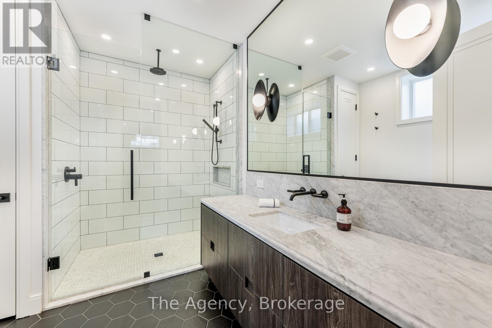 3 - 2265 Lakeshore Road, Burlington, Ontario  L7R 1B1 - Photo 34 - W12375159