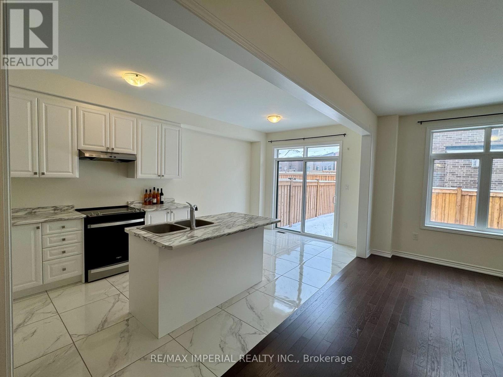 23 Bowline Vista, East Gwillimbury, Ontario  L9N 1K4 - Photo 8 - N12553746