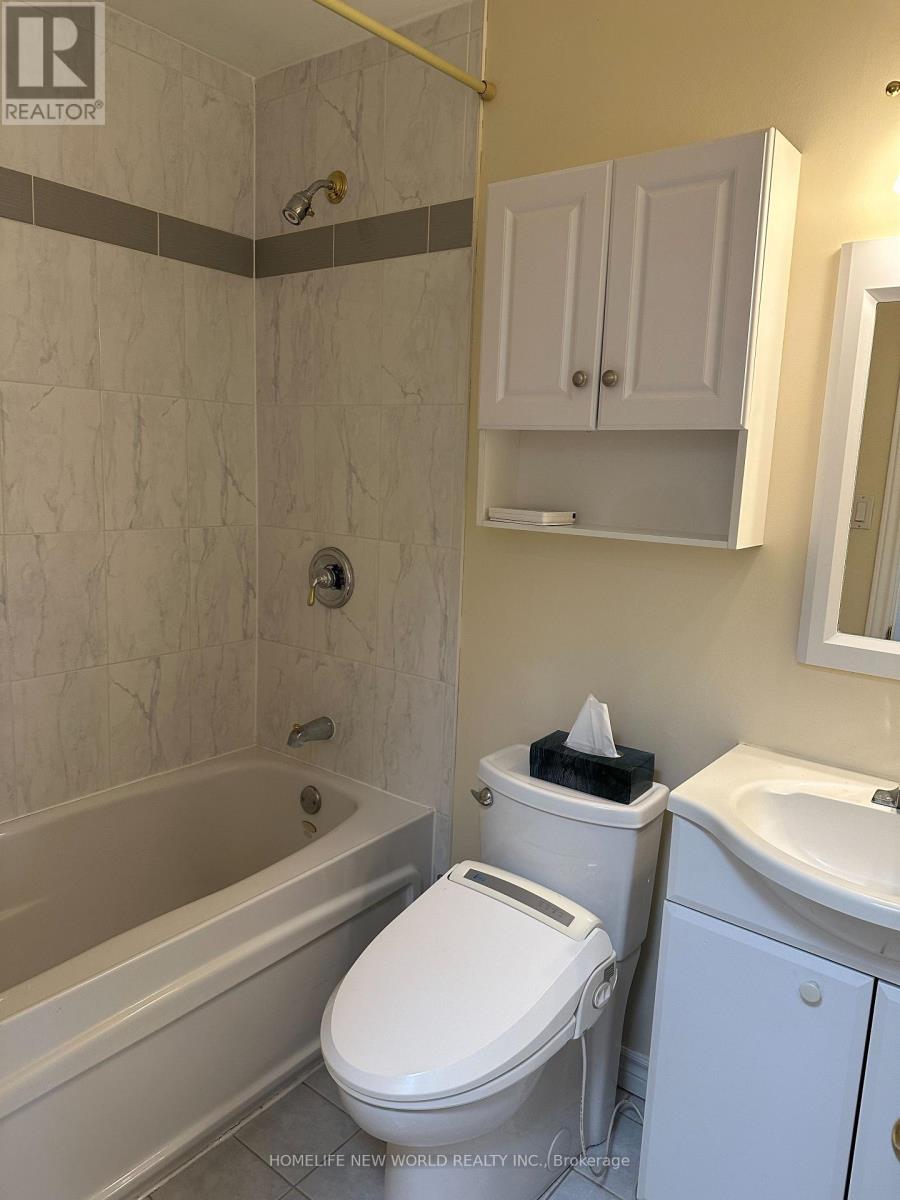 Main - 33 Pheasant Valley Court, Markham, Ontario  L3T 2H2 - Photo 11 - N12553768