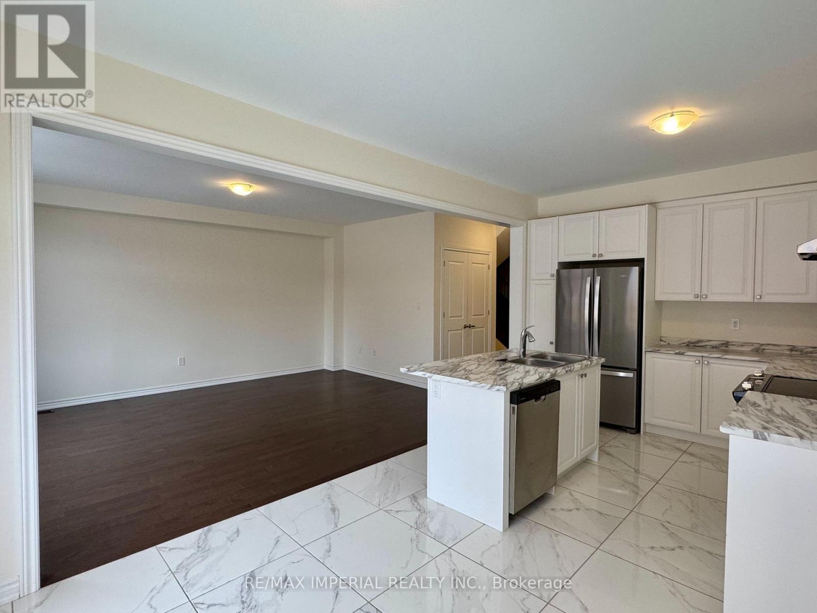 23 Bowline Vista, East Gwillimbury, Ontario  L9N 1K4 - Photo 11 - N12553746