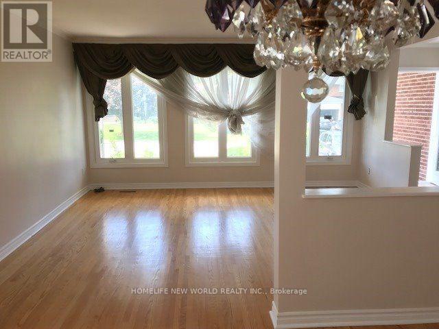 Main - 33 Pheasant Valley Court, Markham, Ontario  L3T 2H2 - Photo 3 - N12553768