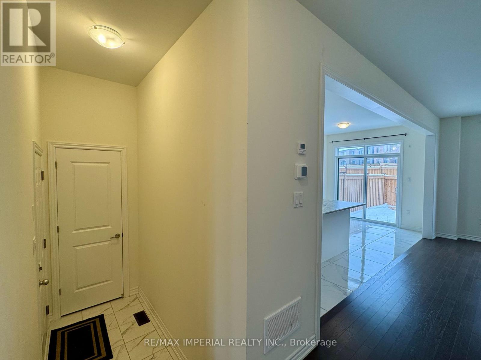 23 Bowline Vista, East Gwillimbury, Ontario  L9N 1K4 - Photo 7 - N12553746