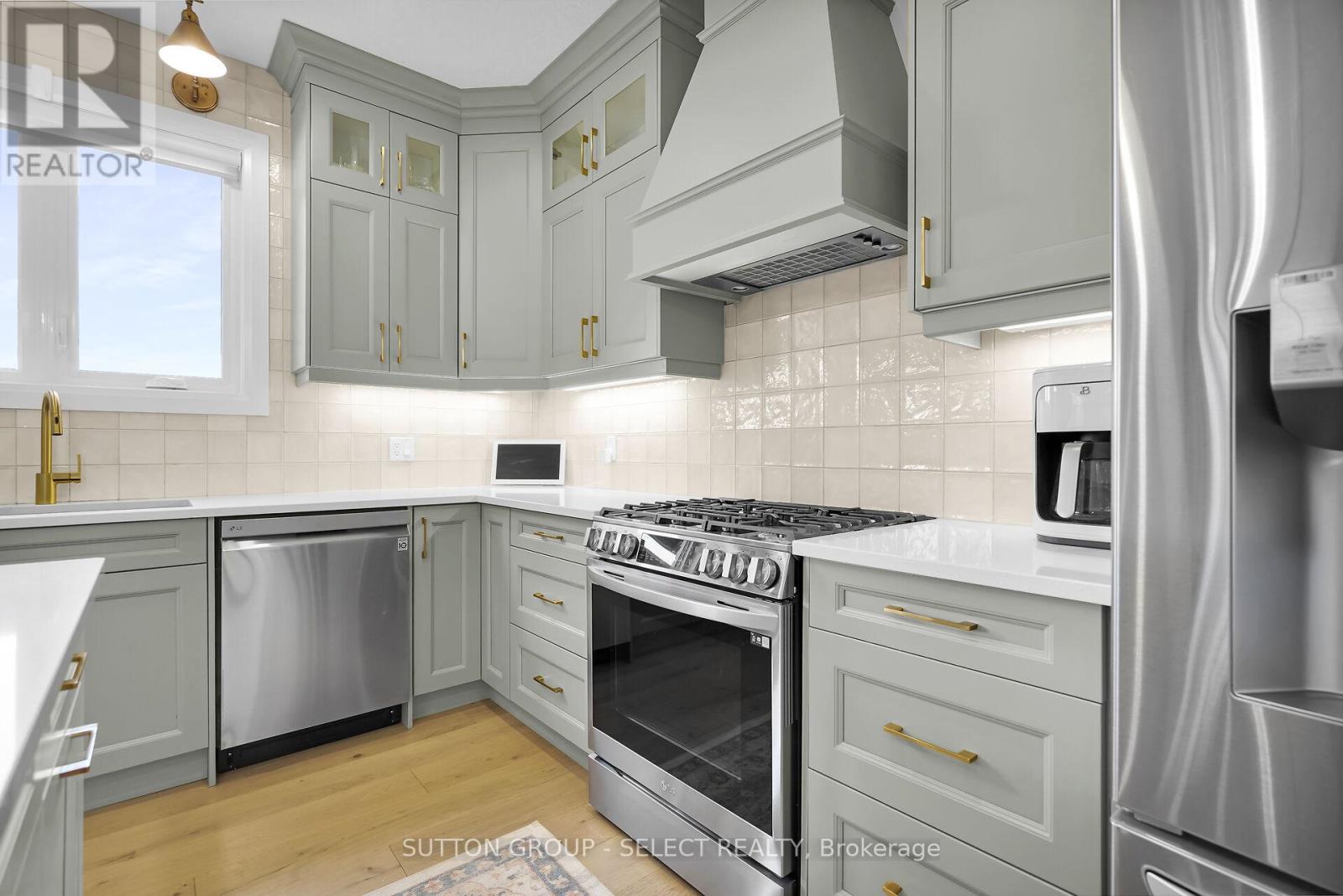 173 Collins Way, Strathroy-Caradoc, Ontario  N7G 0G2 - Photo 15 - X12554888