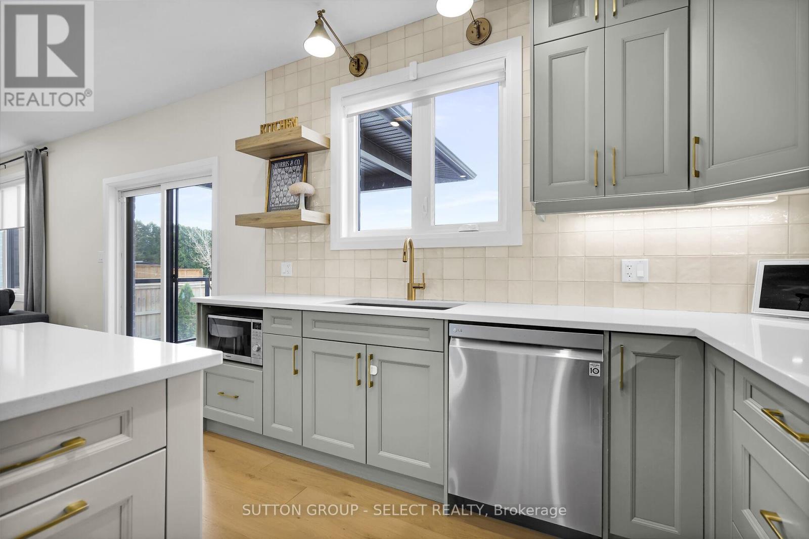 173 Collins Way, Strathroy-Caradoc, Ontario  N7G 0G2 - Photo 16 - X12554888