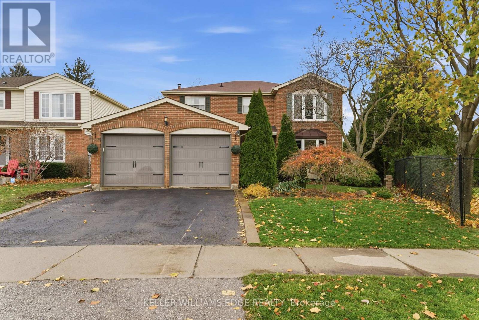 2163 WINDING WAY, Burlington, Ontario