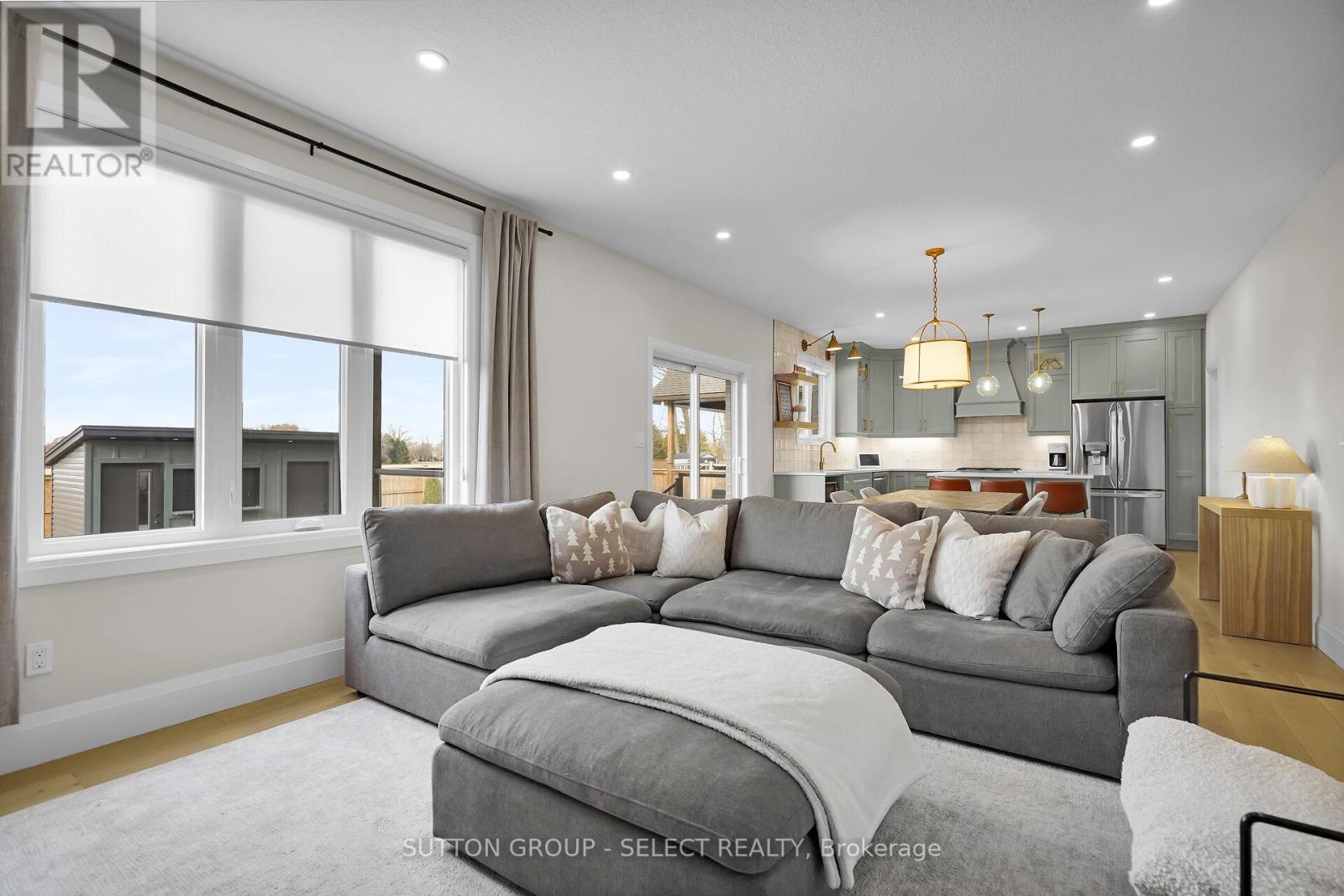 173 Collins Way, Strathroy-Caradoc, Ontario  N7G 0G2 - Photo 9 - X12554888