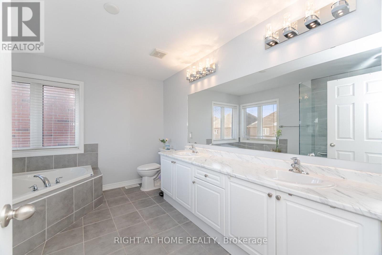 244 Raymond Road, Hamilton, Ontario  L9K 0H5 - Photo 22 - X12553816