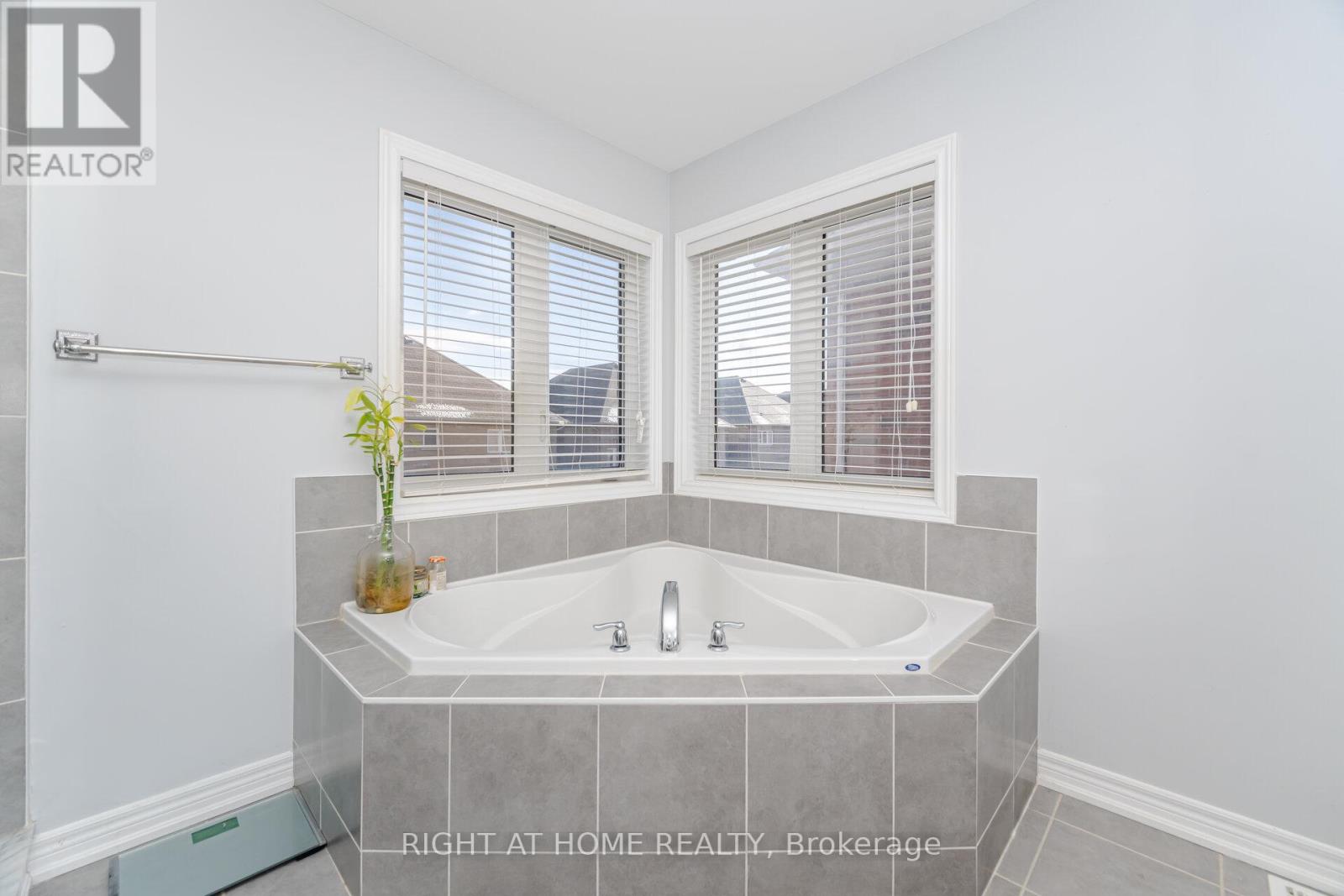 244 Raymond Road, Hamilton, Ontario  L9K 0H5 - Photo 23 - X12553816