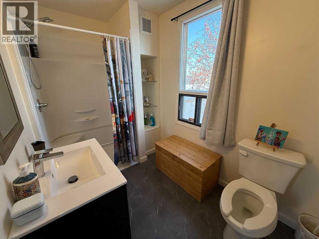 5012 51 Avenue, Ponoka, Alberta  T4J 1R5 - Photo 20 - A2255165