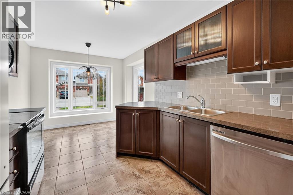 Property at 4471 COMFORT Crescent image 4