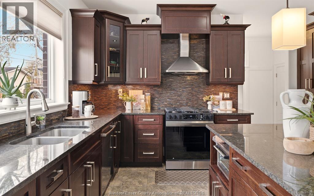 425 Superior, Lasalle, Ontario N9J 3Z5 - Photo 13 - 25028992