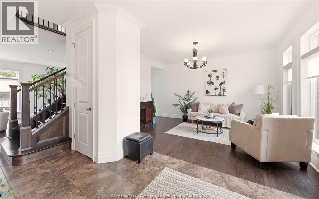 425 Superior, Lasalle, Ontario N9J 3Z5 - Photo 3 - 25028992