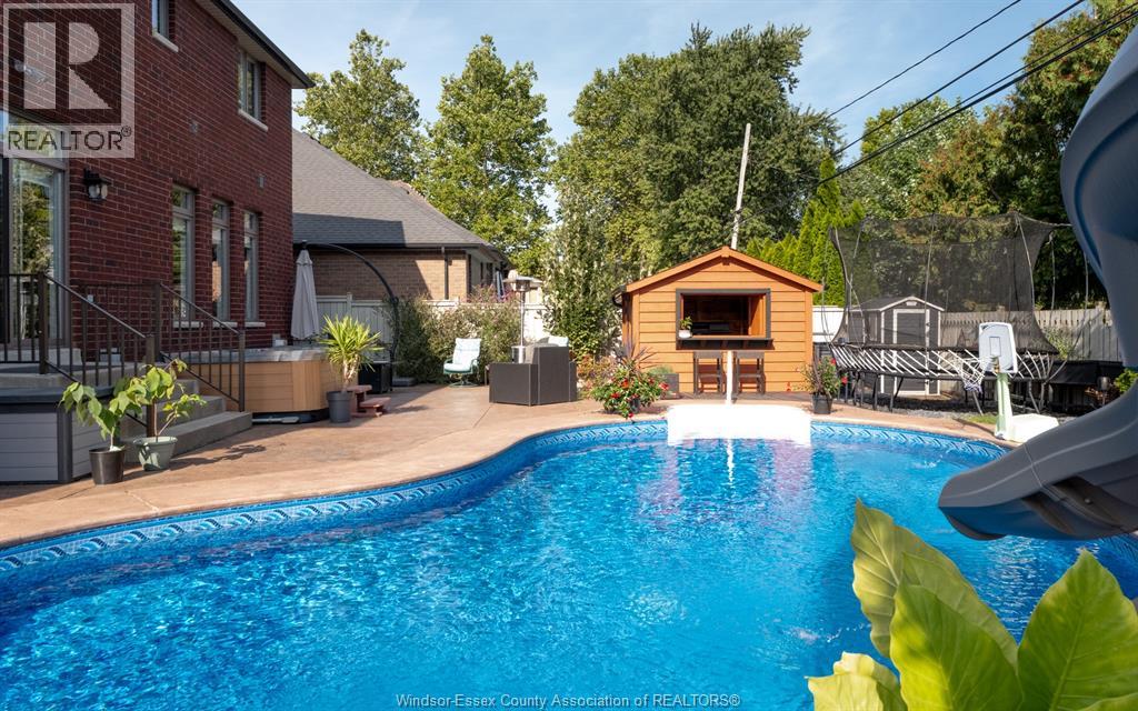 425 Superior, Lasalle, Ontario N9J 3Z5 - Photo 35 - 25028992