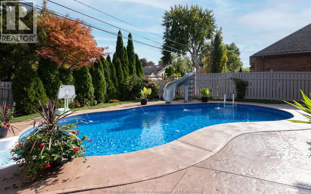 425 Superior, Lasalle, Ontario N9J 3Z5 - Photo 41 - 25028992