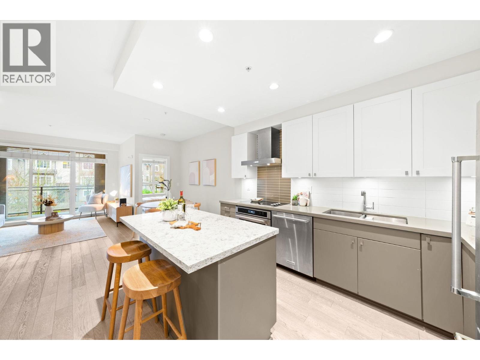 312 3399 Noel Drive, Burnaby, British Columbia  V3J 0G8 - Photo 10 - R3068039