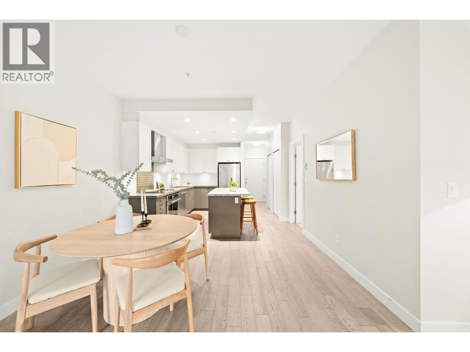 312 3399 Noel Drive, Burnaby, British Columbia  V3J 0G8 - Photo 4 - R3068039