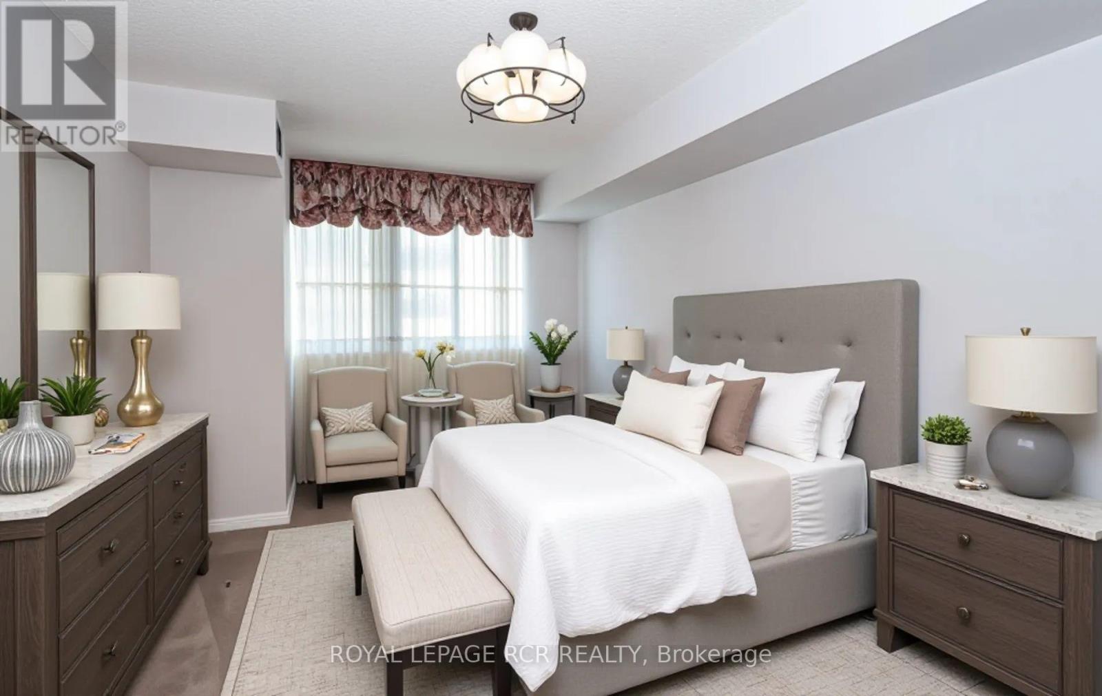 901 - 270 Davis Drive, Newmarket, Ontario  L3Y 8K2 - Photo 8 - N12447295