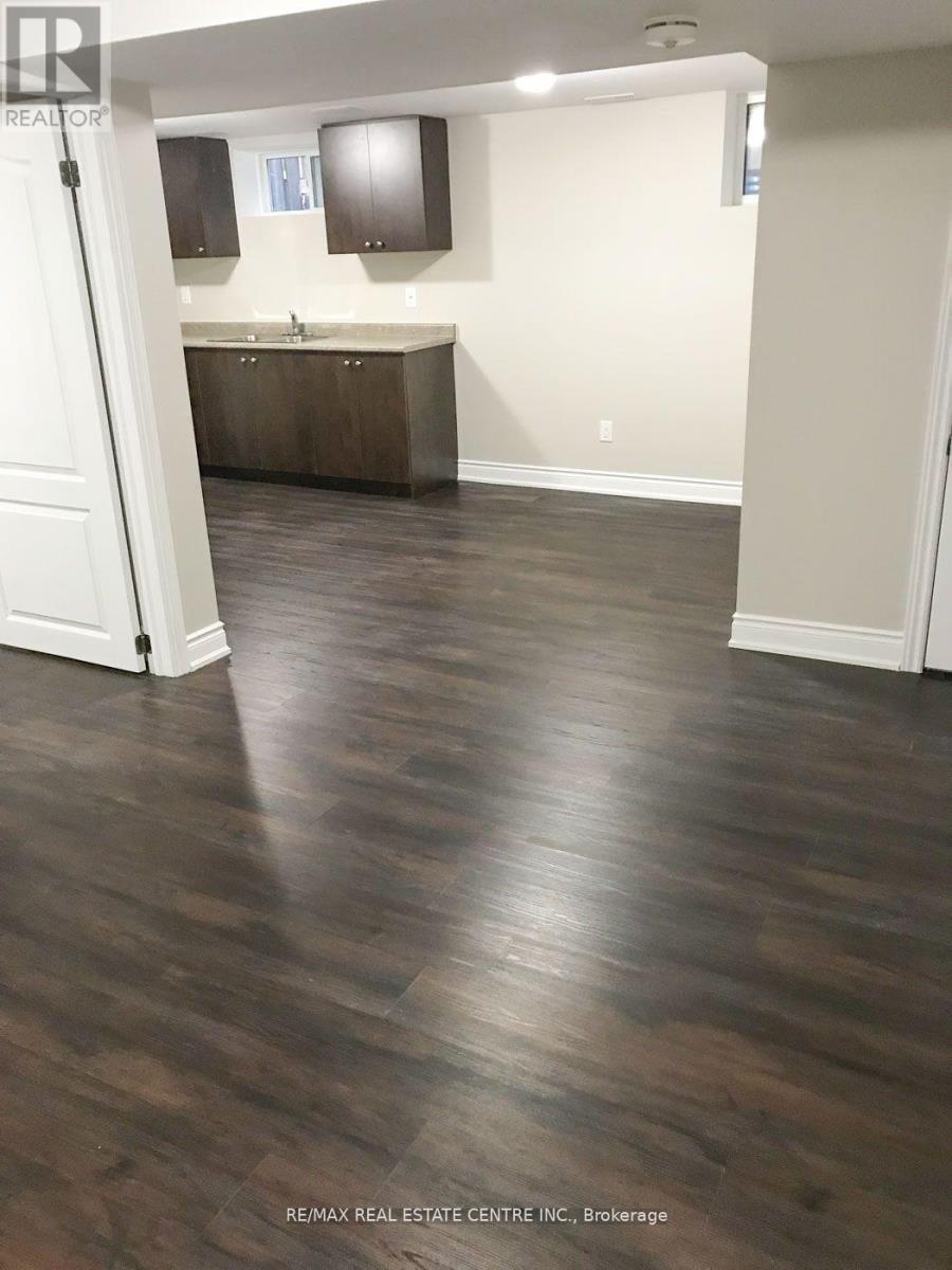 3153 Shadetree Drive, Mississauga, Ontario  L5N 6P3 - Photo 13 - W12466638