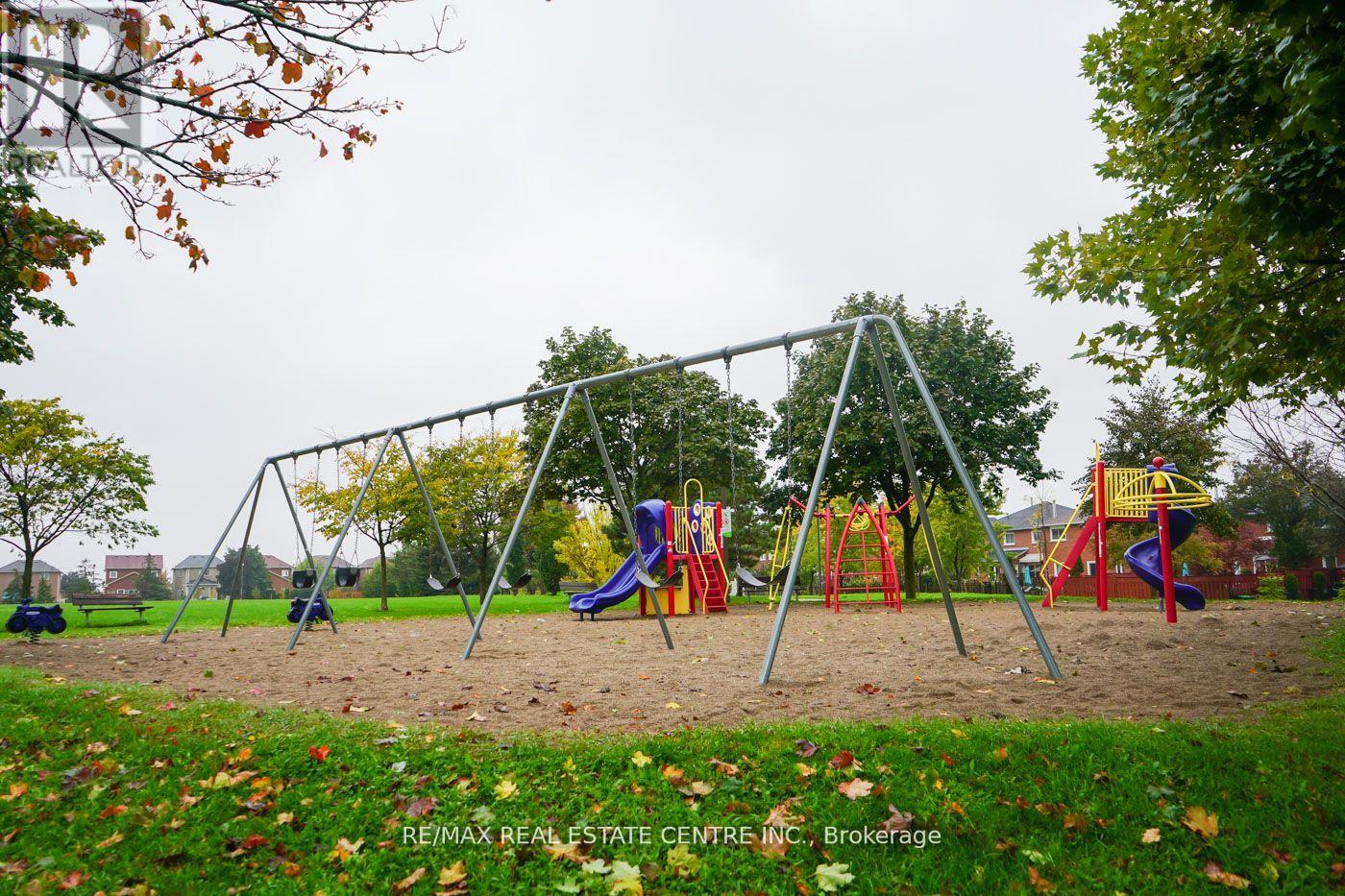 3153 Shadetree Drive, Mississauga, Ontario  L5N 6P3 - Photo 22 - W12466638