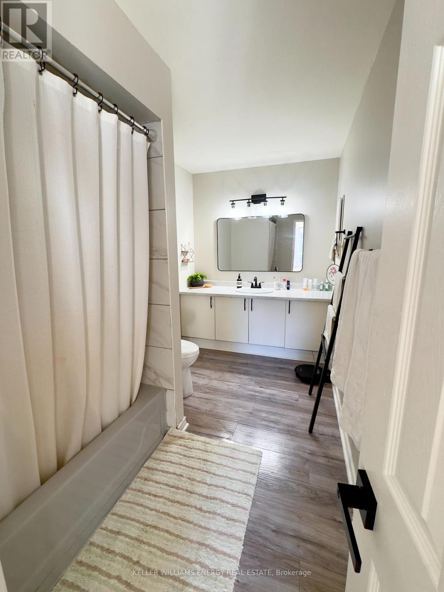 35 Champine Square, Clarington, Ontario  L1C 4W1 - Photo 9 - E12555194