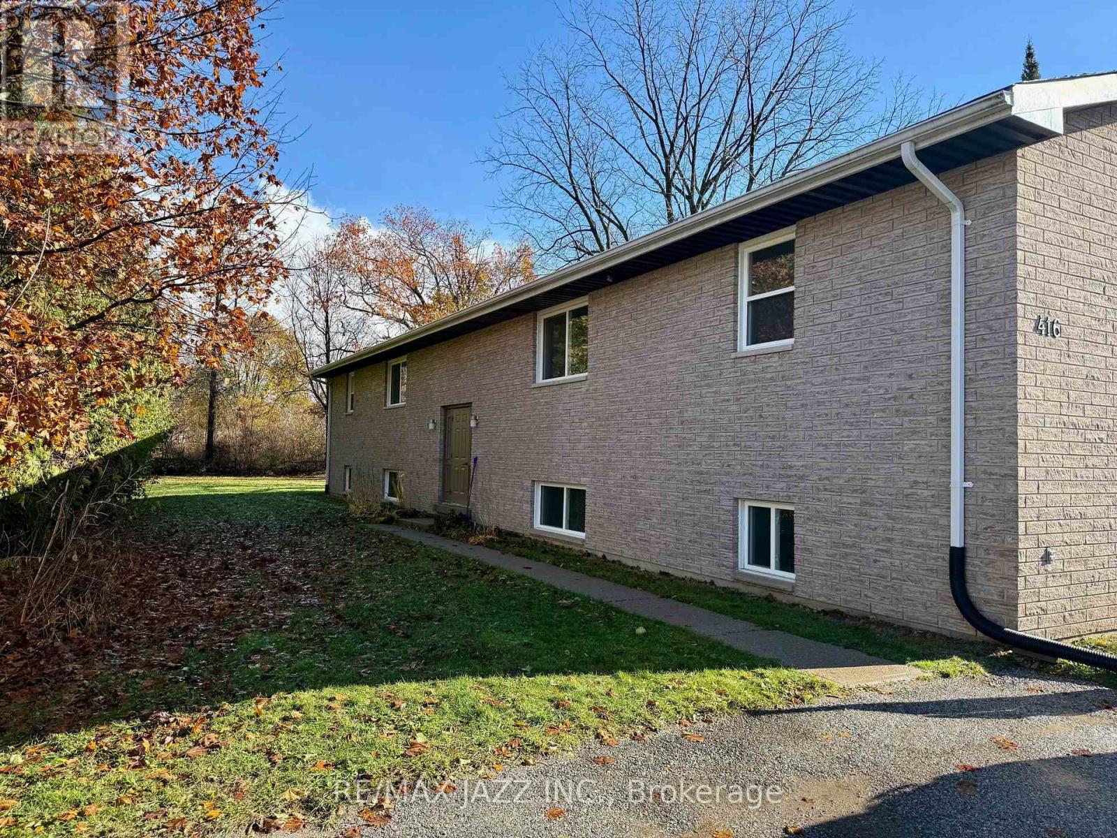 416 Gill Street, Orillia, Ontario  L3V 4K6 - Photo 1 - S12555286