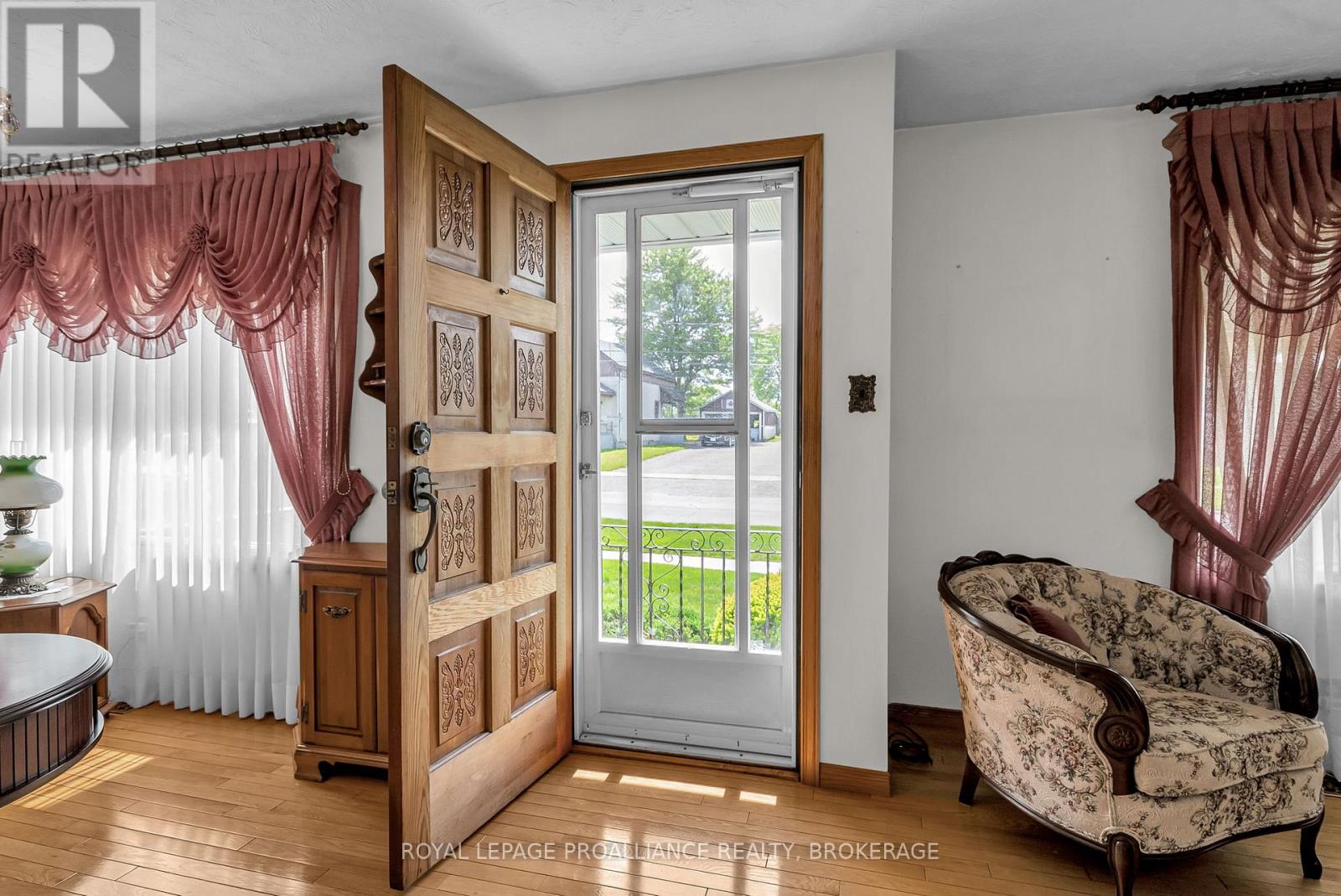 224 Danis Avenue, Cornwall, Ontario  K6H 5E7 - Photo 5 - X12555322