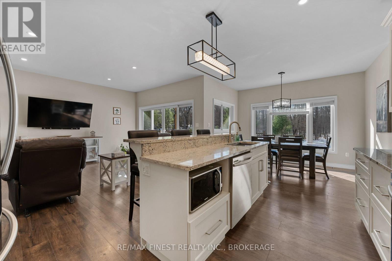 1557 Long Lake Road, Frontenac, Ontario  K0H 2K0 - Photo 11 - X12555400